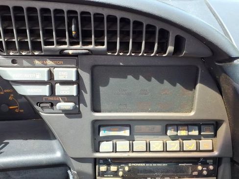 Used 1990 Chevrolet Corvette Coupe RWD image 19