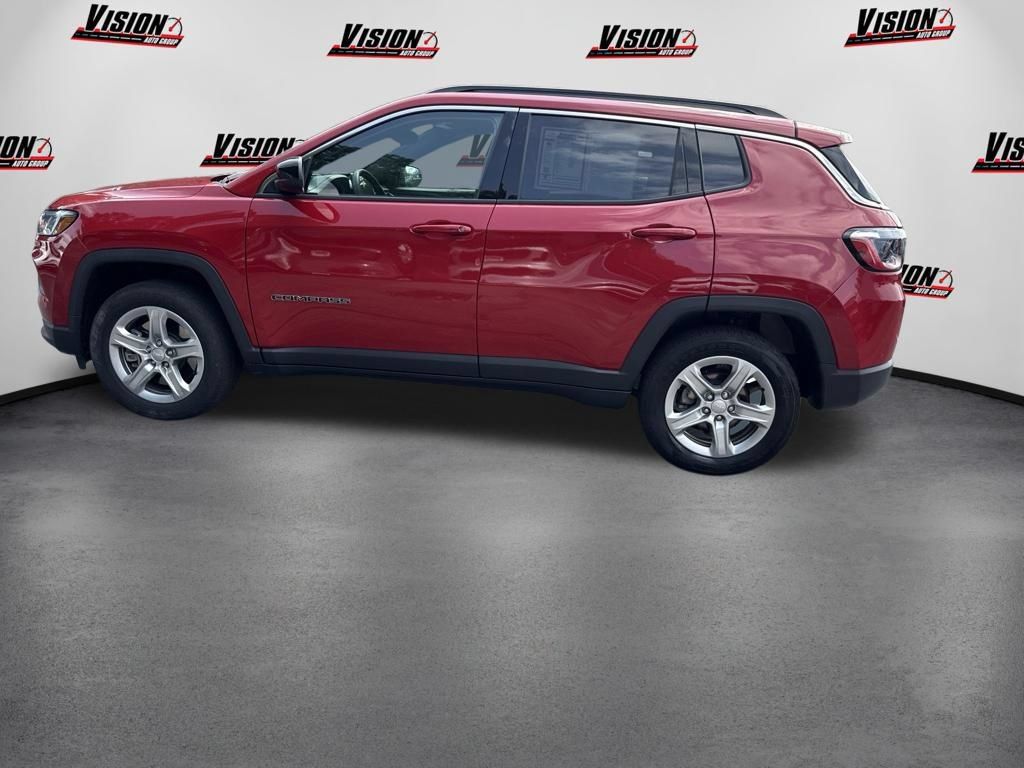 Used 2023 Jeep Compass Latitude AWD/4WD image 8