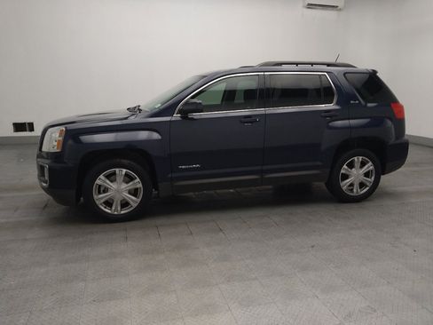 Used 2017 GMC Terrain SLE w/ Driver Alert Package I FWD image 2