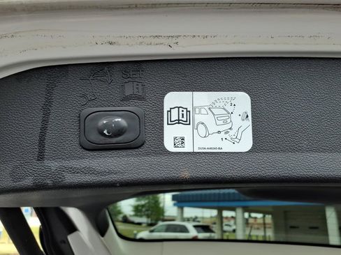 Used 2017 Ford Escape Titanium FWD image 27
