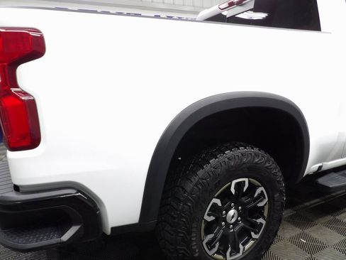 Used 2024 Chevrolet Silverado 1500 ZR2 w/ Technology Package image 28