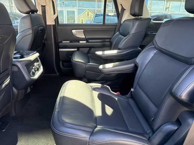 Used 2025 Ford Expedition Platinum AWD/4WD image 14