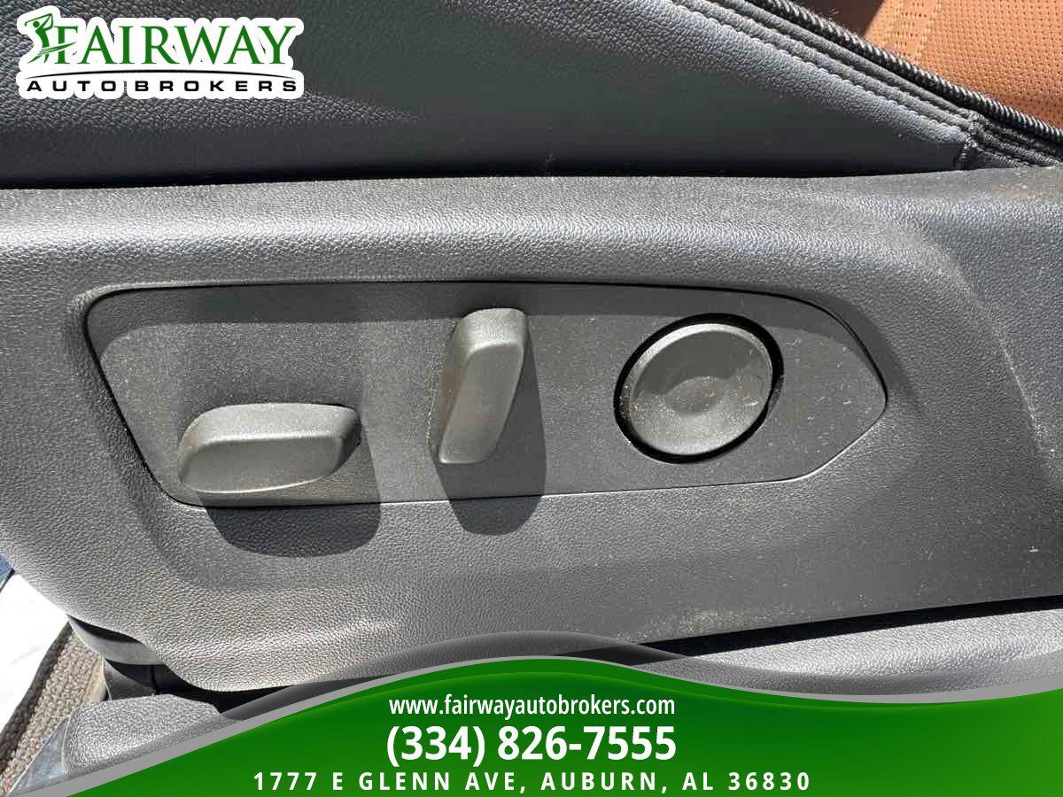 Used 2025 Chevrolet Silverado 2500 High Country w/ Technology Package AWD/4WD image 16