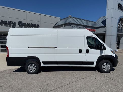 New 2026 RAM ProMaster 3500 w/ Quick Order Package 22G SLT image 3