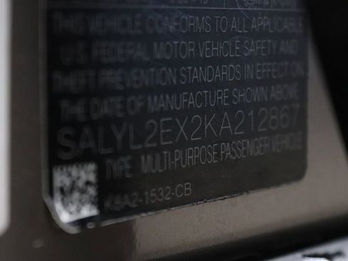 Used 2019 Land Rover Range Rover Velar R-Dynamic SE image 38