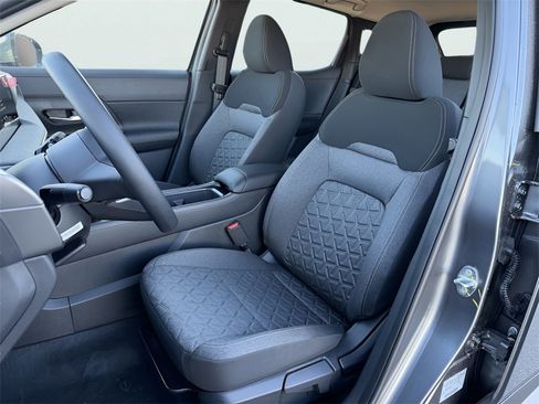 Used 2025 Nissan Kicks SV image 13