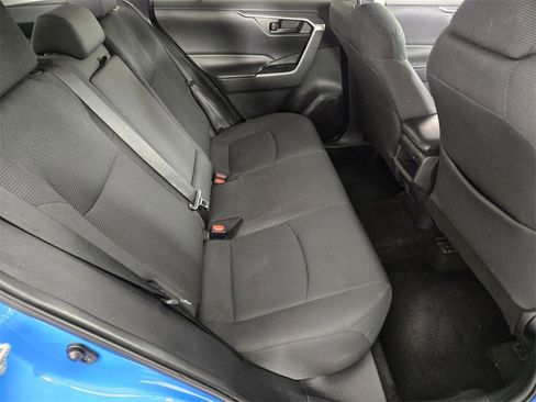Used 2020 Toyota RAV4 LE image 16