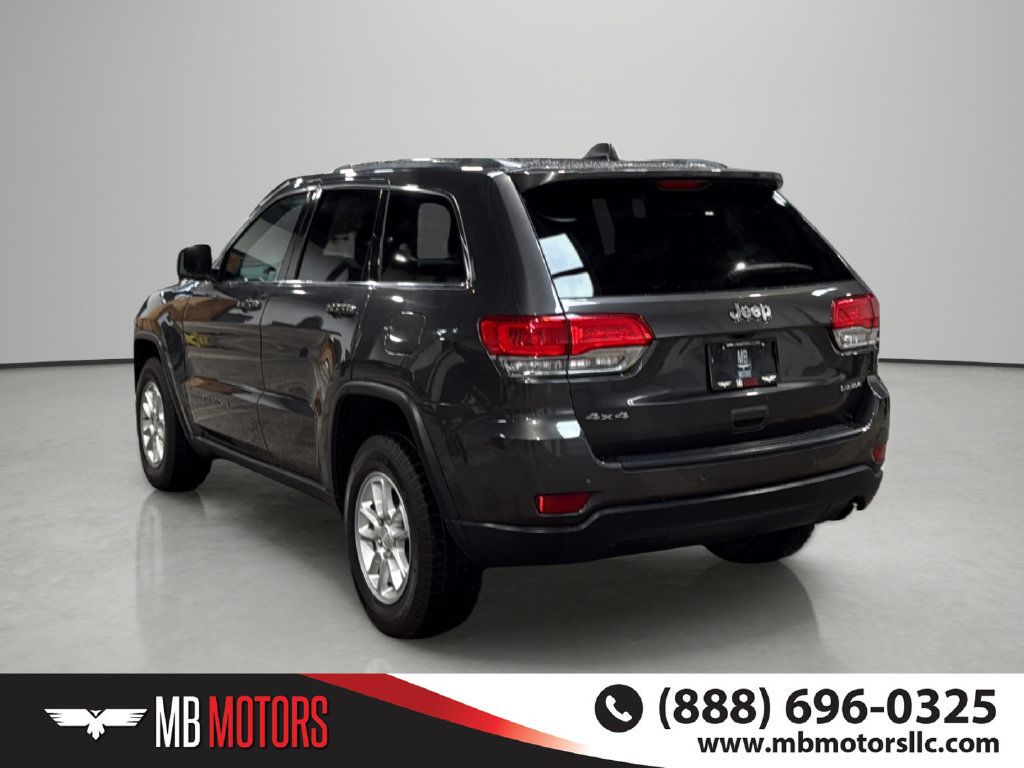 Used 2018 Jeep Grand Cherokee Laredo AWD/4WD image 3