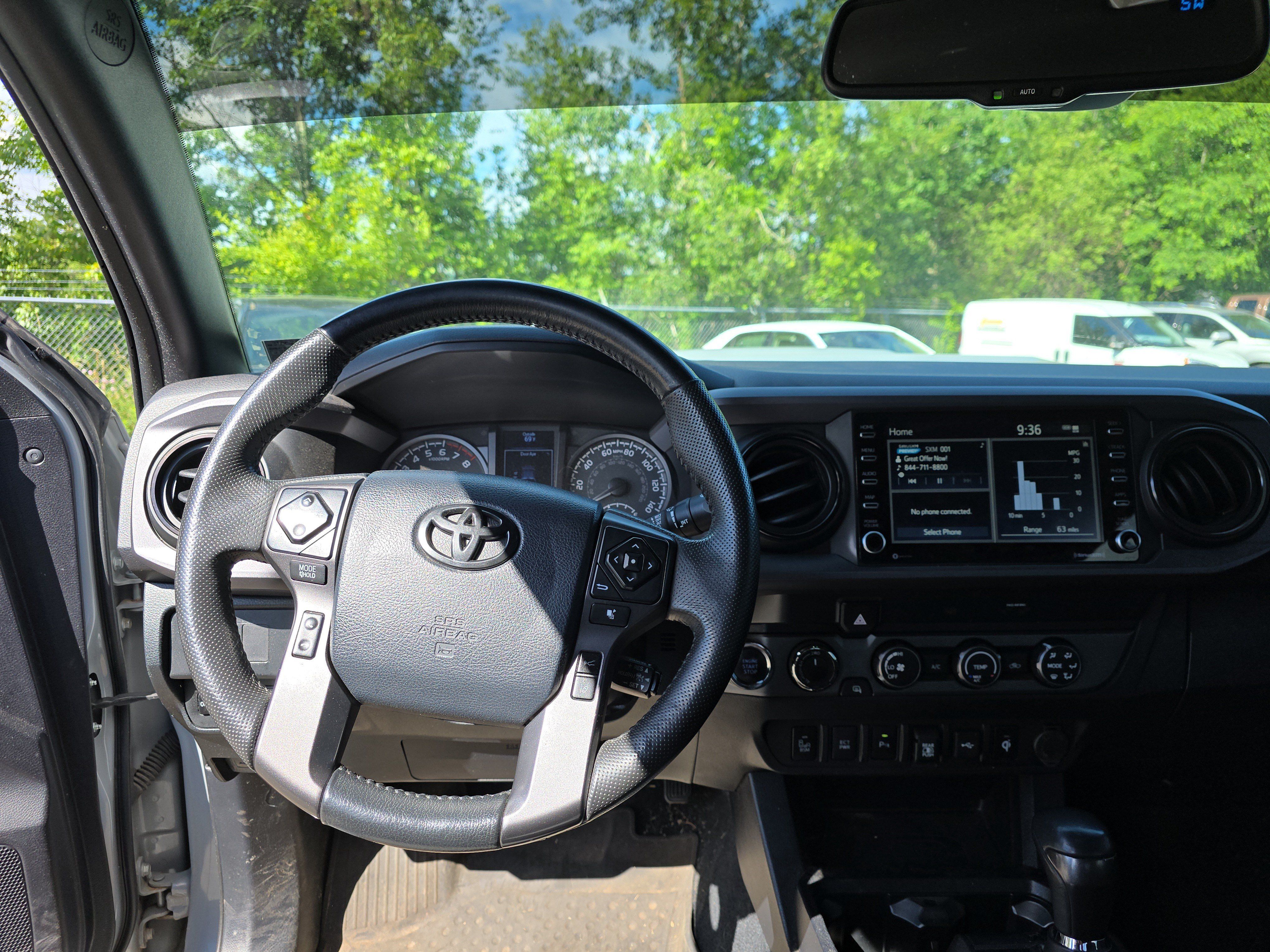 Used 2020 Toyota Tacoma TRD Sport w/ Technology Package AWD/4WD image 16