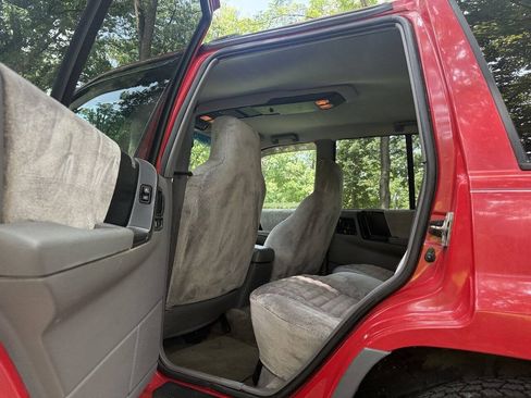 Used 1995 Jeep Grand Cherokee Laredo AWD/4WD image 25
