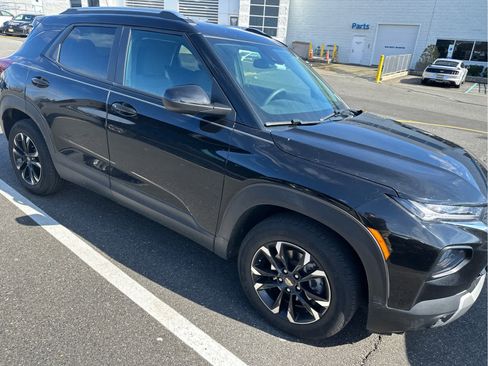 Certified 2023 Chevrolet TrailBlazer LT image 2