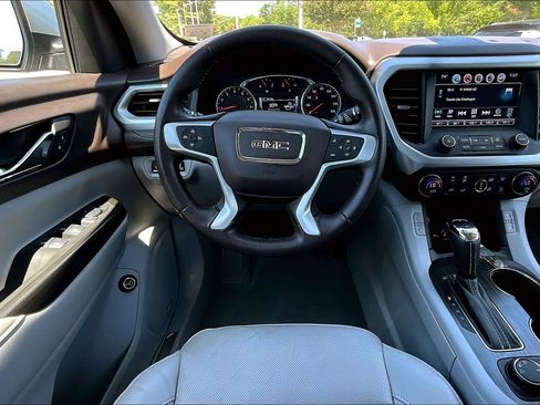 Used 2017 GMC Acadia SLT FWD image 5