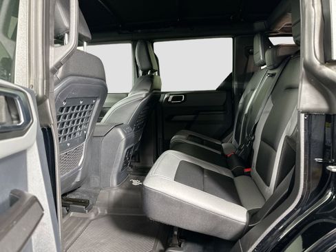 Used 2024 Ford Bronco Black Diamond w/ Sasquatch Package image 21