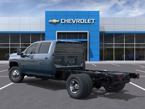 New 2026 Chevrolet Silverado 3500 LT w/ Convenience Package AWD/4WD image 3