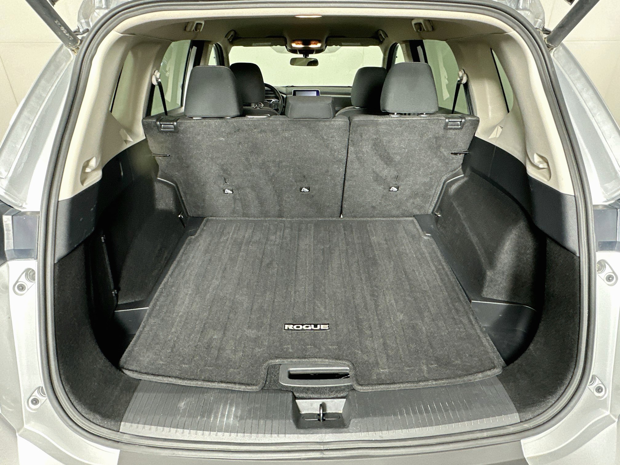 Used 2025 Nissan Rogue SV FWD image 27