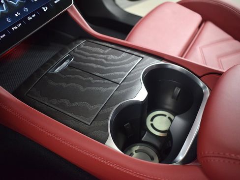 Certified 2025 Maserati Grecale Modena AWD/4WD image 35