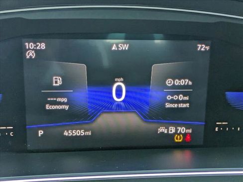 Used 2023 Volkswagen Tiguan SE R-Line image 11