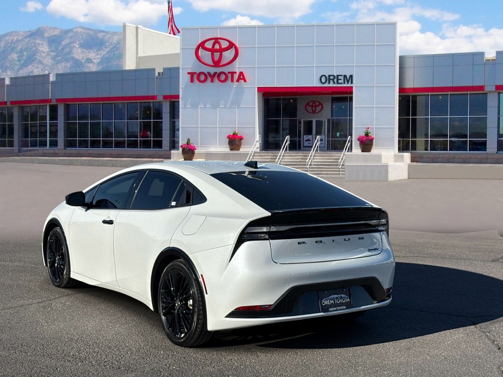 Used 2026 Toyota Prius Plug-In Hybrid FWD image 6