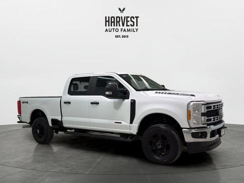 Used 2023 Ford F350 XL w/ Snow Plow/Camper Package AWD/4WD image 9