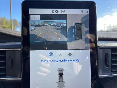 Used 2020 Ford Explorer Platinum w/ Premium Technology Package image 29