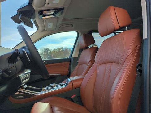 Used 2024 BMW X7 xDrive40i image 16