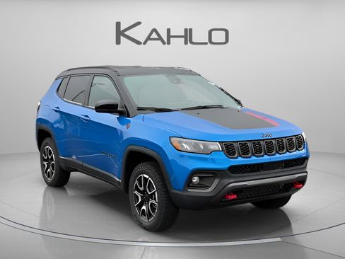 New 2026 Jeep Compass Trailhawk image 7