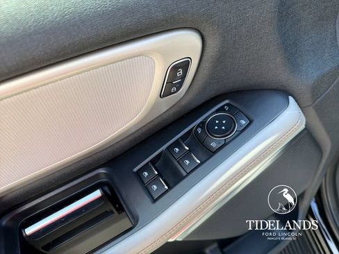 Certified 2025 Ford Expedition Active AWD/4WD image 15