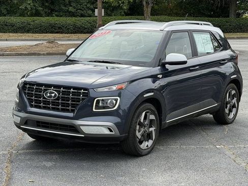 Used 2023 Hyundai Venue Limited w/ Cargo Package FWD image 3