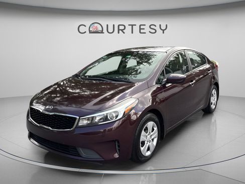 Used 2017 Kia Forte LX FWD image 4