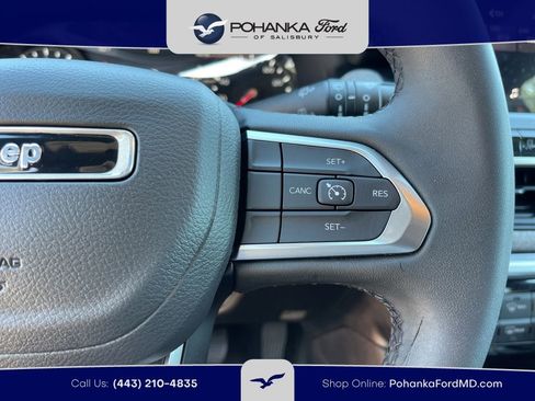 Used 2024 Jeep Compass Latitude AWD/4WD image 18
