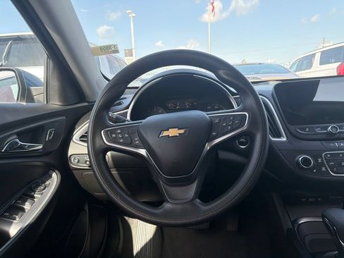 Used 2024 Chevrolet Malibu LT FWD image 11