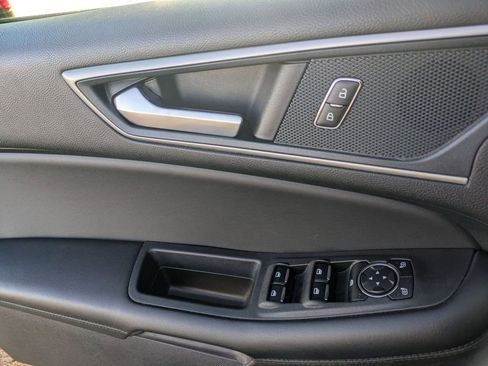 Used 2024 Ford Edge SEL image 10