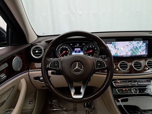 Used 2018 Mercedes-Benz E 300 4MATIC image 9