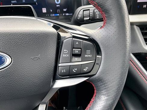 Used 2025 Ford Explorer ST-Line w/ ST-Line Street Pack image 19