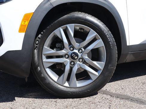 Used 2021 Kia Seltos S FWD image 5