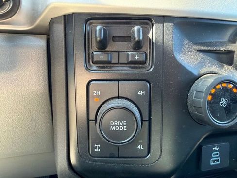 Used 2023 Ford F250 XLT w/ Snow Plow/Camper Package AWD/4WD image 32
