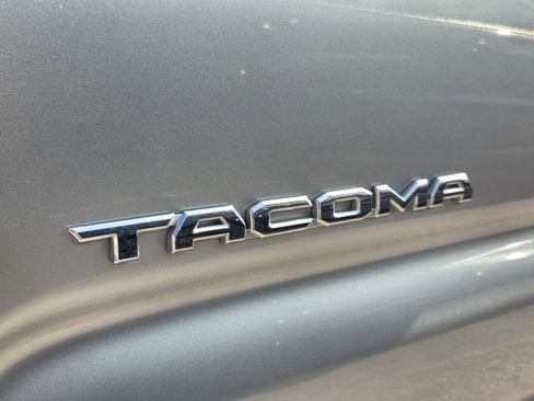 Used 2022 Toyota Tacoma SR5 w/ Technology Package AWD/4WD image 16