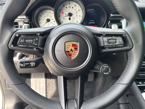 Used 2025 Porsche Macan Turbo image 18