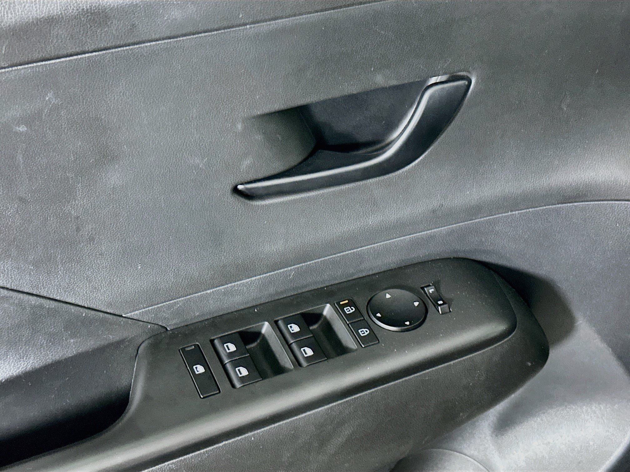 Used 2025 Hyundai Kona SEL FWD image 15