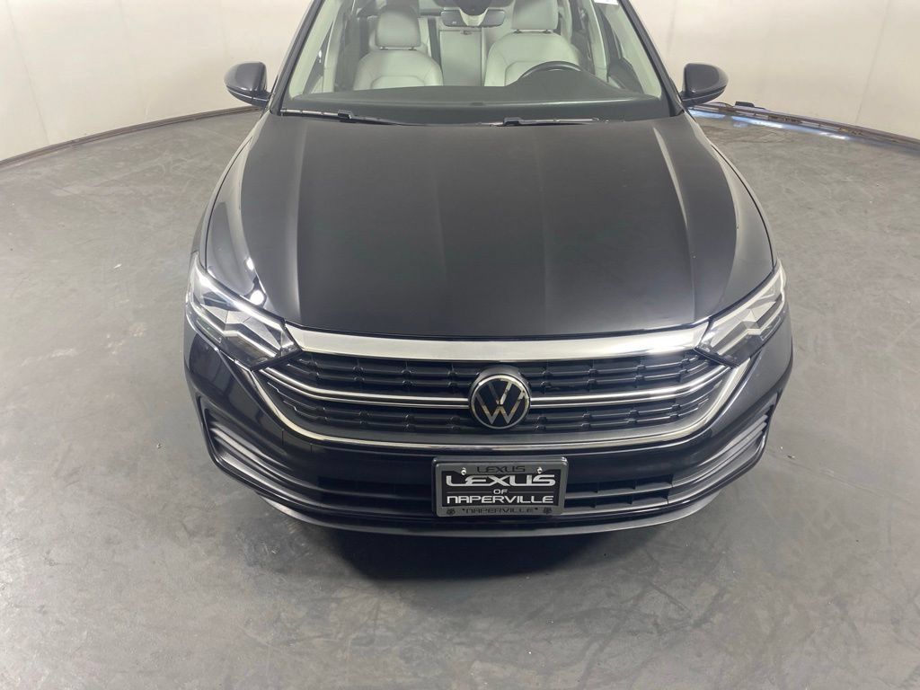 Used 2024 Volkswagen Jetta SE FWD image 6