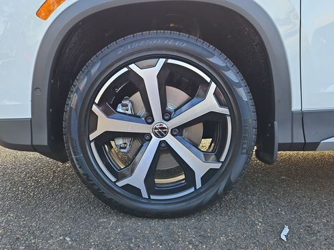 New 2026 Volkswagen Tiguan SE image 32