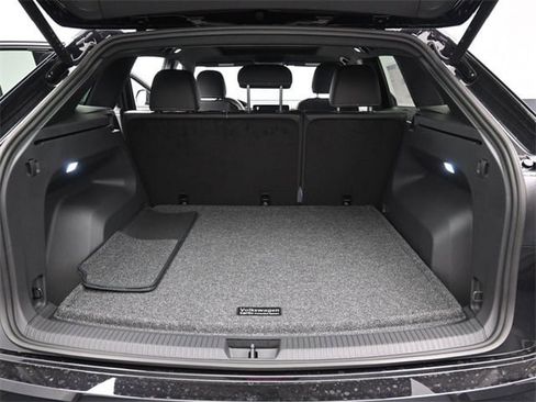 New 2026 Volkswagen Atlas Cross Sport SE image 12