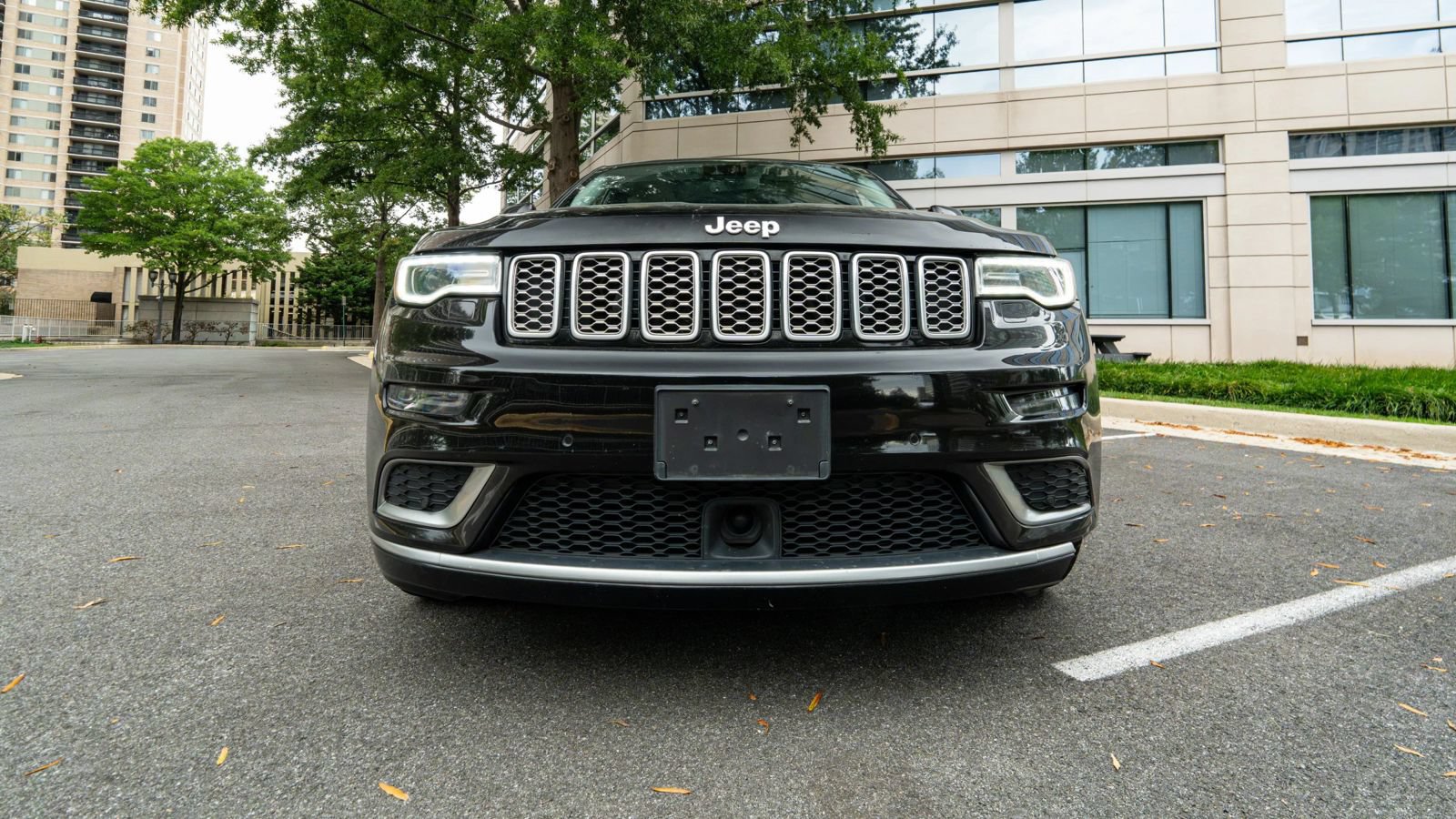 Used 2019 Jeep Grand Cherokee Summit w/ Platinum Series Group AWD/4WD image 9