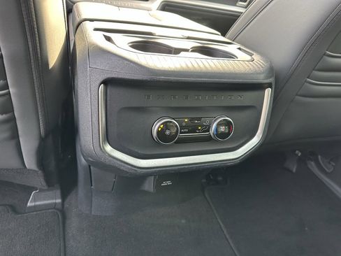 Used 2025 Ford Expedition Active image 27