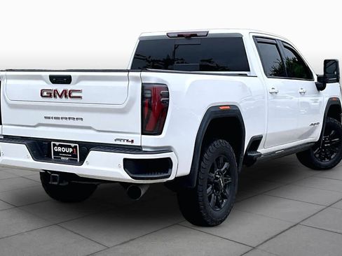 Used 2025 GMC Sierra 2500 AT4 w/ AT4 Premium Plus Package AWD/4WD image 12