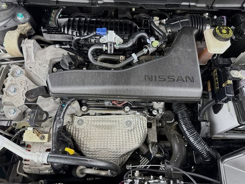 Used 2017 Nissan Rogue SV FWD image 38
