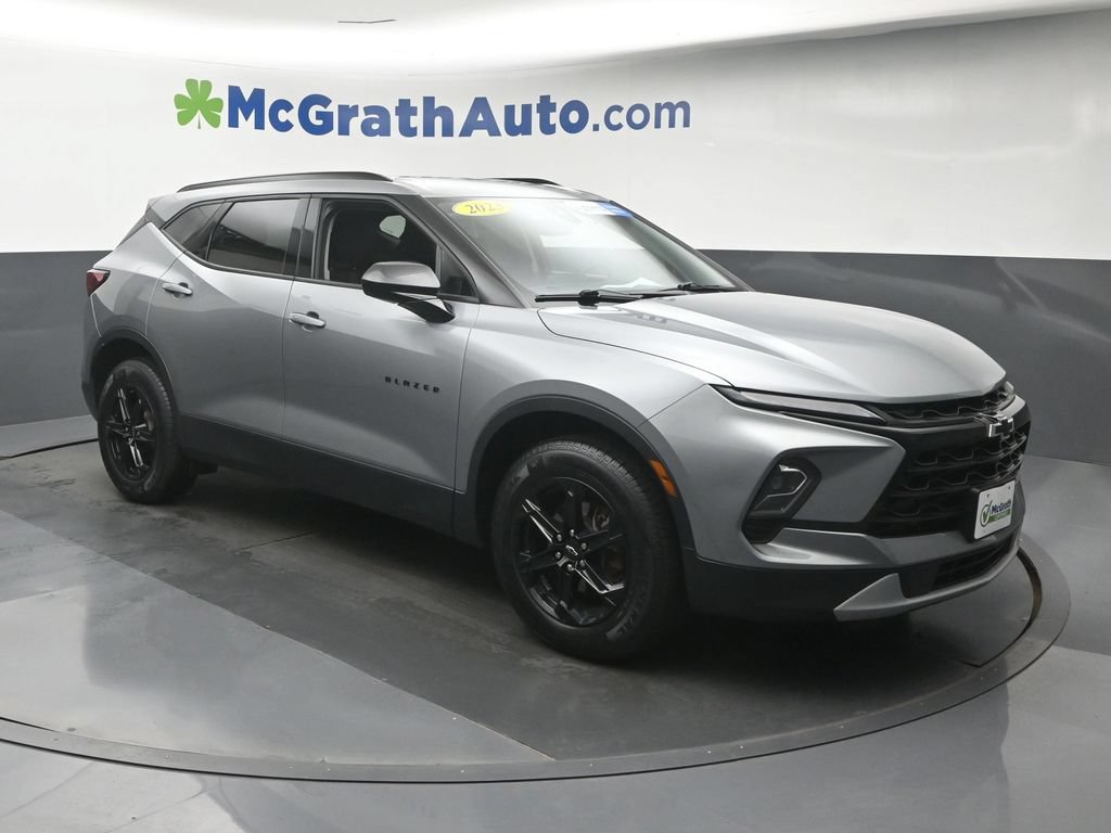 Used 2023 Chevrolet Blazer LT w/ Convenience Package AWD/4WD image 2