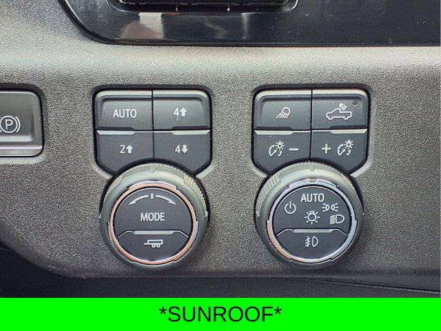 Used 2023 Chevrolet Silverado 1500 High Country w/ High Country Premium Package AWD/4WD image 16