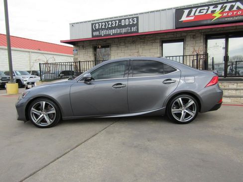 Used 2017 Lexus IS 200t image 2
