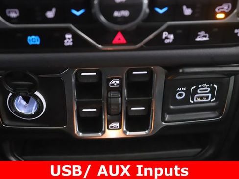 Used 2025 Jeep Wrangler Unlimited Sahara w/ Safety Group image 23